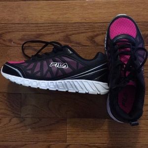 Pink FILA sneakers.New and only have been tried on